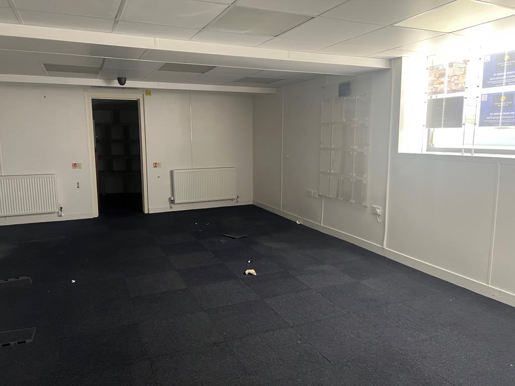 Lot: 127 - FREEHOLD FOUR STOREY COMMERCIAL BUILDING IN PROMINENT TRADING LOCATION - Lower ground floor office accessed off Vicarage Hill or internally within the building